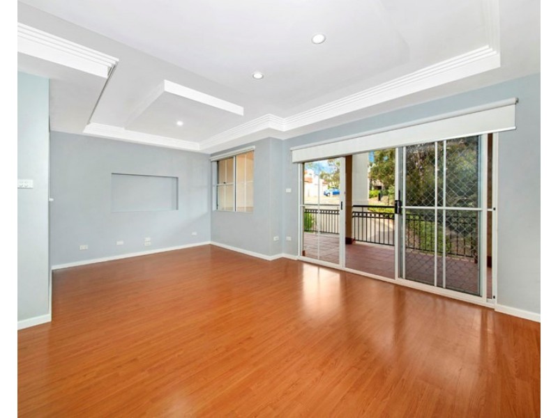 2/2 Peachtree Way, Menai NSW 2234