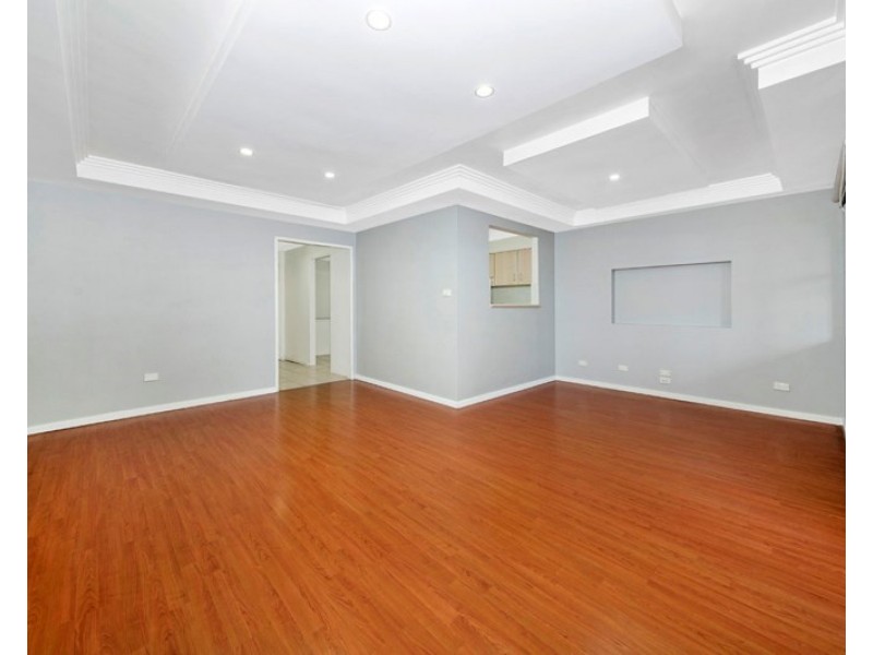 2/2 Peachtree Way, Menai NSW 2234