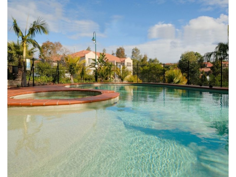 2/2 Peachtree Way, Menai NSW 2234