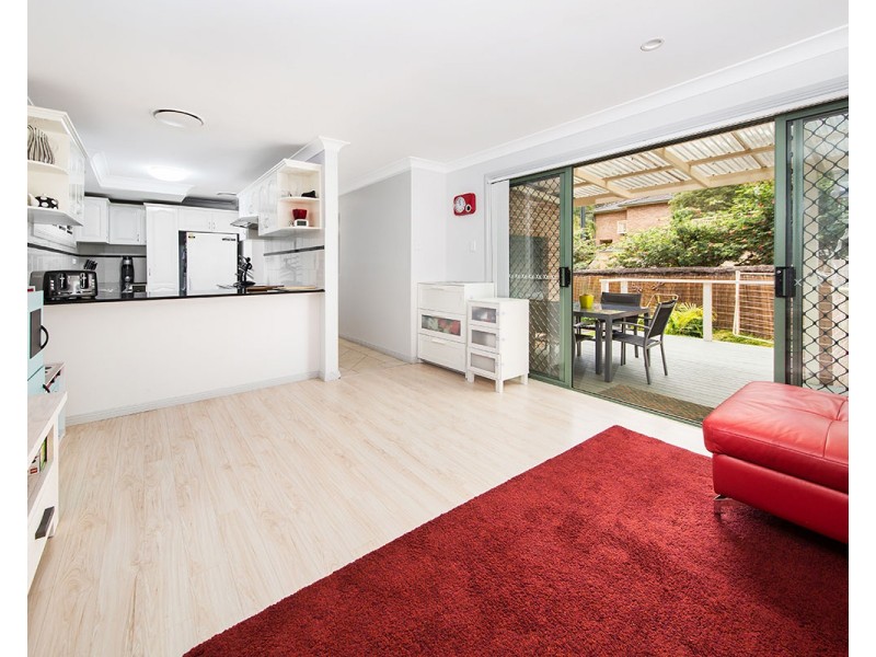 2/84 Griffin Parade, Illawong NSW 2234