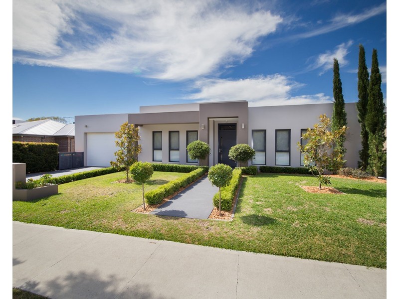 10 Bachli Place, Menai NSW 2234