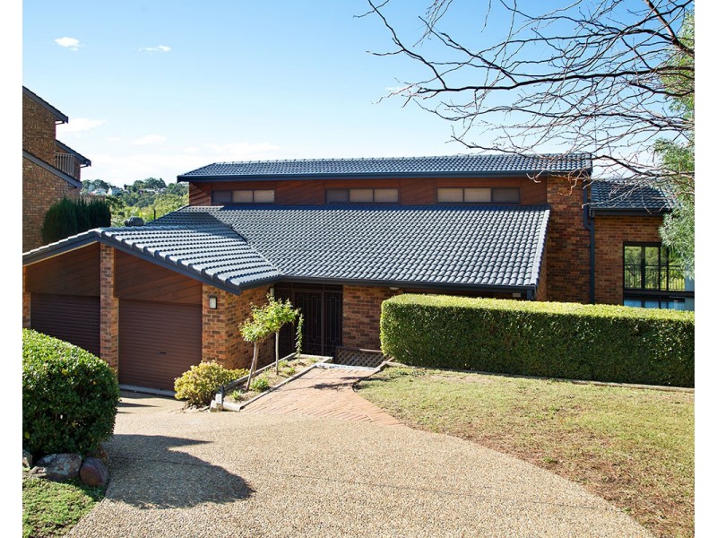 7 McPherson Place, Illawong NSW 2234