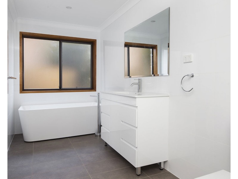 7 McPherson Place, Illawong NSW 2234