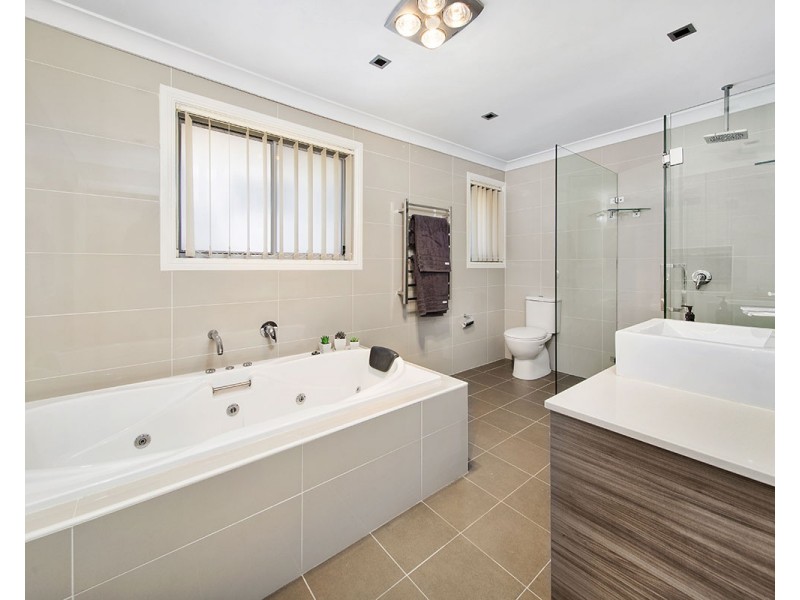 8 Sproule Road, Illawong NSW 2234