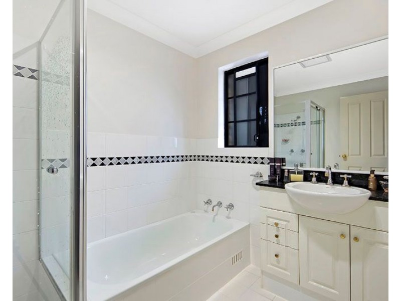 B10/7 Macmahon Place, Menai NSW 2234