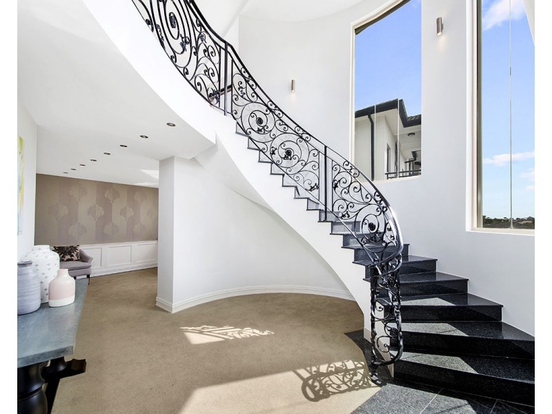 3 James Close, Menai NSW 2234