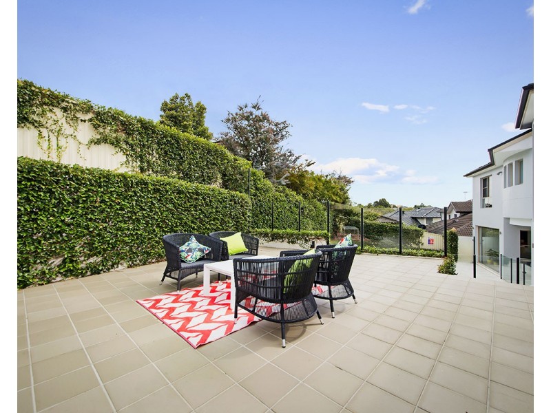 3 James Close, Menai NSW 2234