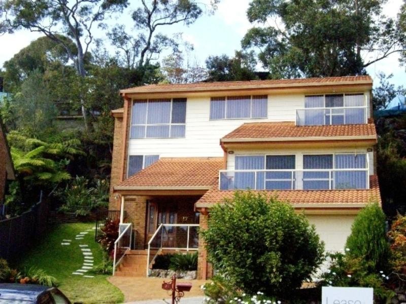27 Burley Close, Illawong NSW 2234