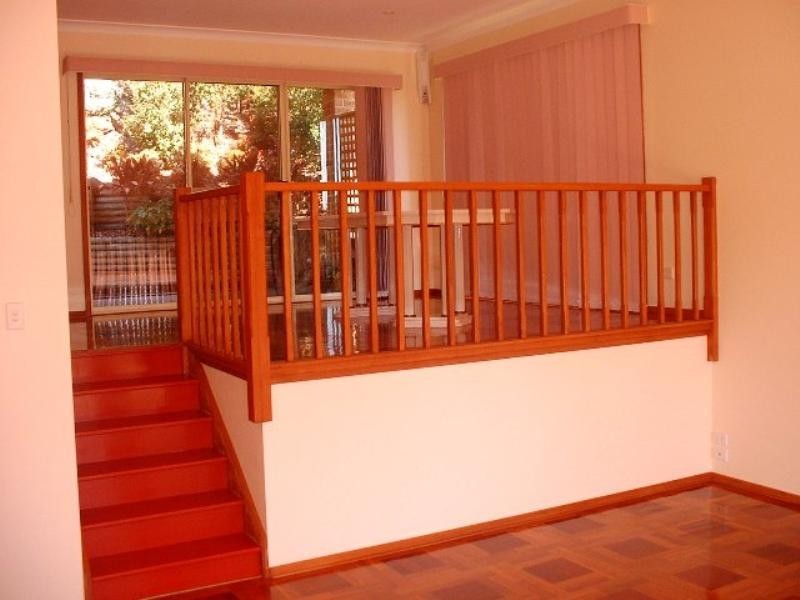 27 Burley Close, Illawong NSW 2234