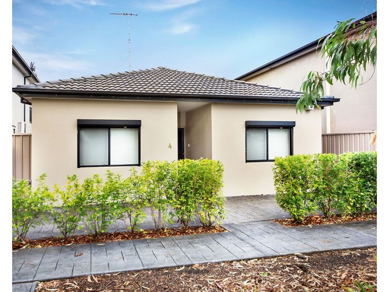 4/54 Osprey Drive, Illawong NSW 2234