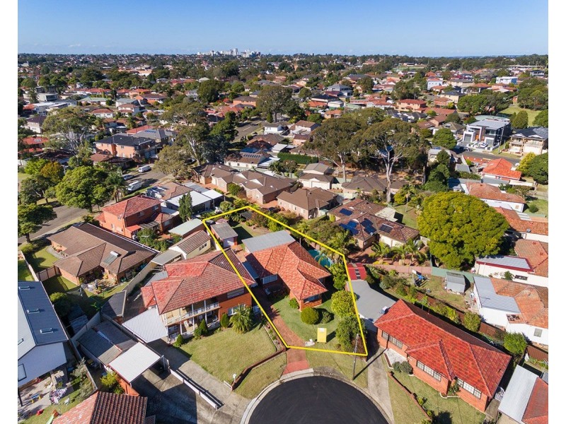 22 Bell Avenue, Beverly Hills NSW 2209