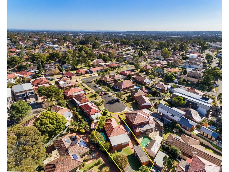 22 Bell Avenue, Beverly Hills NSW 2209