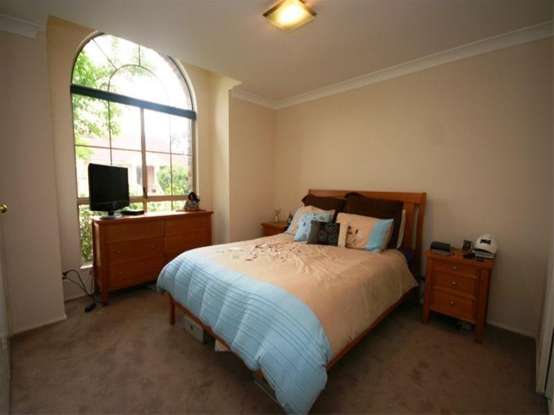 6 Barnsley Place, Menai NSW 2234