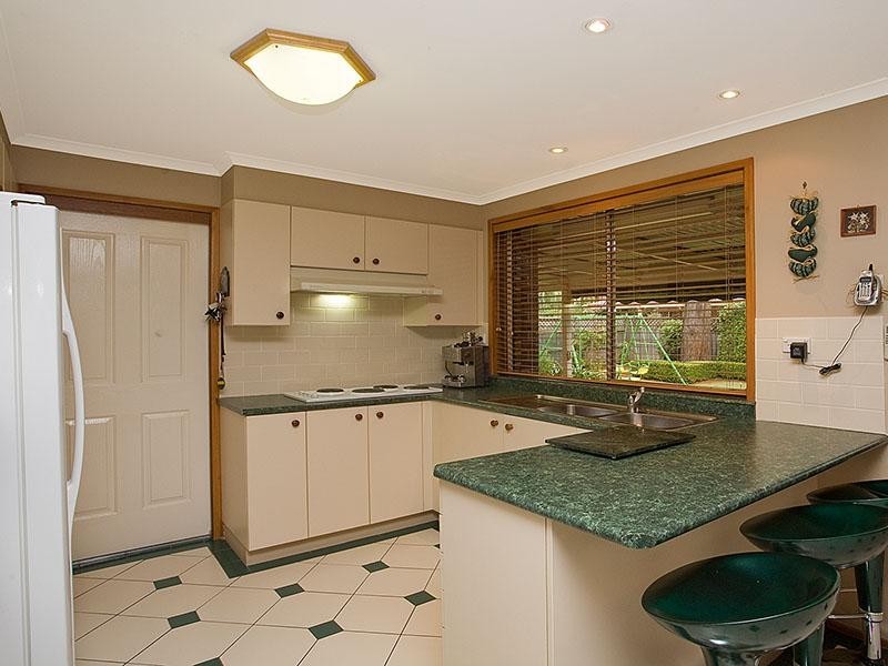 1 Barnsley Place, Menai NSW 2234