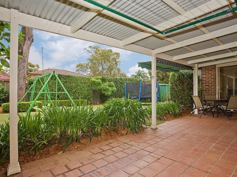1 Barnsley Place, Menai NSW 2234