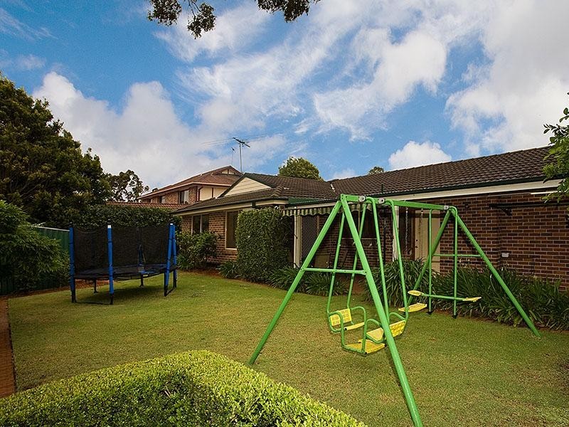 1 Barnsley Place, Menai NSW 2234