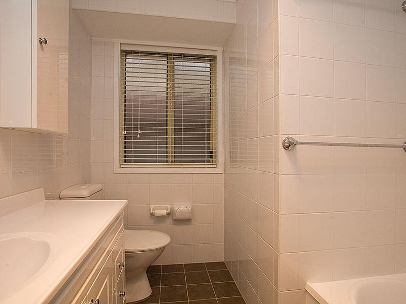 1 Barnsley Place, Menai NSW 2234