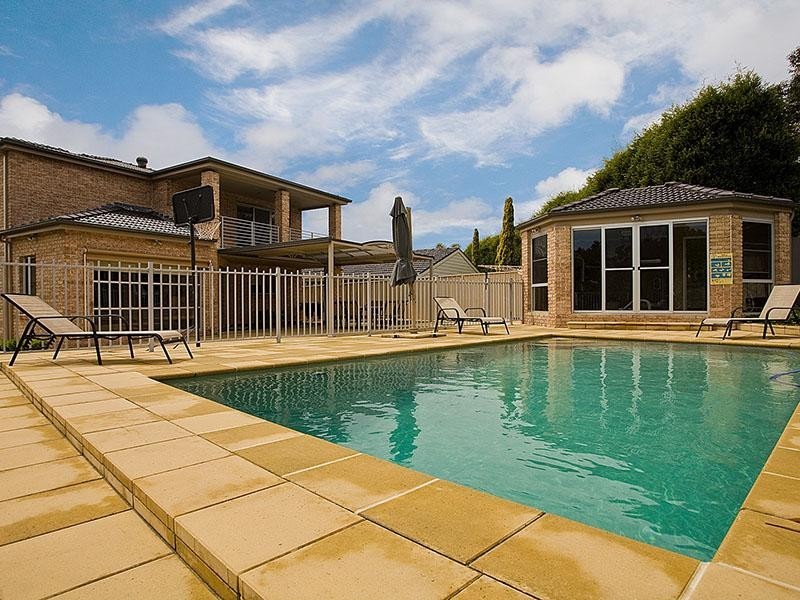 37 Mariner Road, Illawong NSW 2234