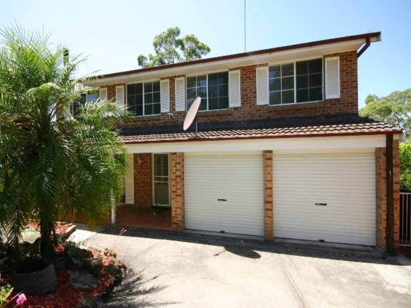 11 Phoenix Place, Illawong NSW 2234