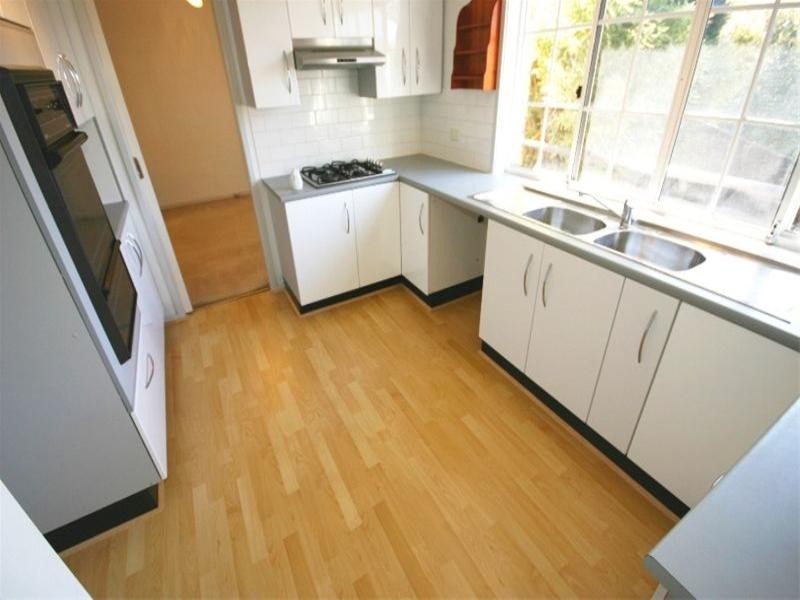 11 Phoenix Place, Illawong NSW 2234