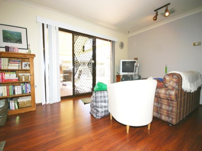 38 Barnes Crescent, Menai NSW 2234