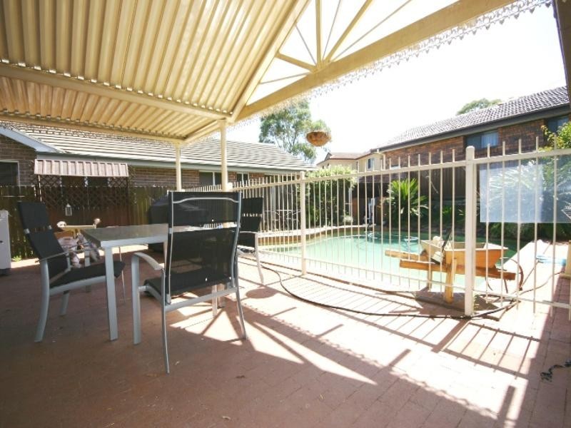 38 Barnes Crescent, Menai NSW 2234