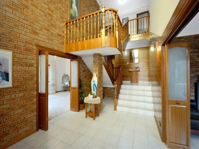 8a Ault Place, Illawong NSW 2234