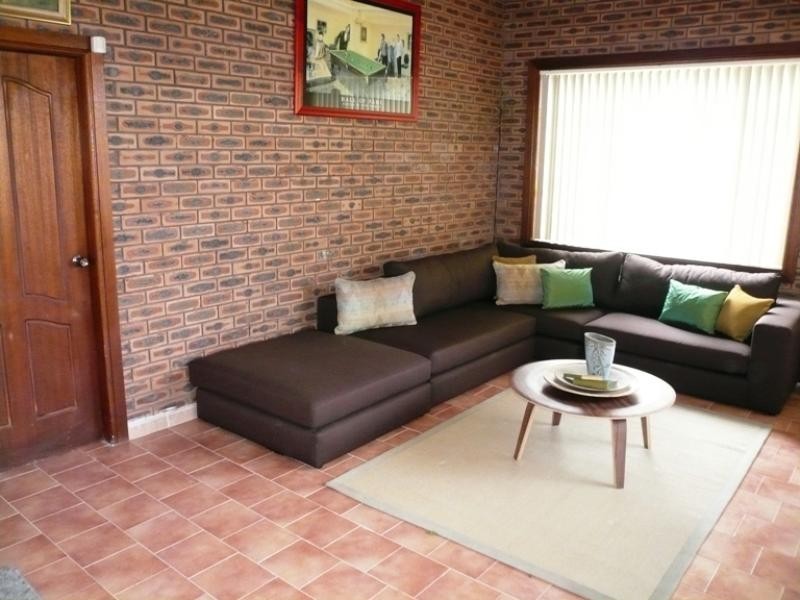 19 McPherson Place, Illawong NSW 2234