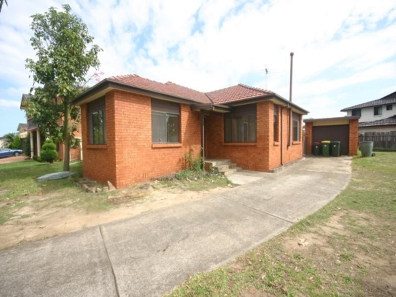 30 Wilbung Street, Illawong NSW 2234