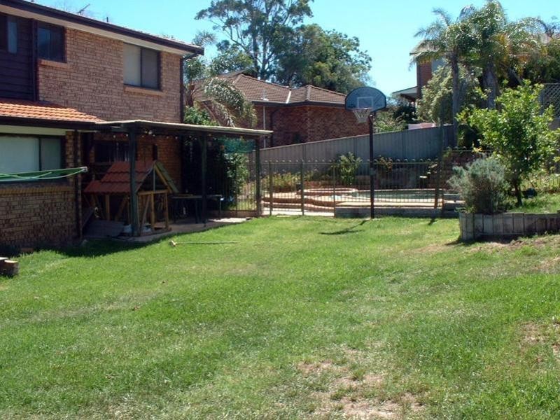 5 Omar Place, Illawong NSW 2234