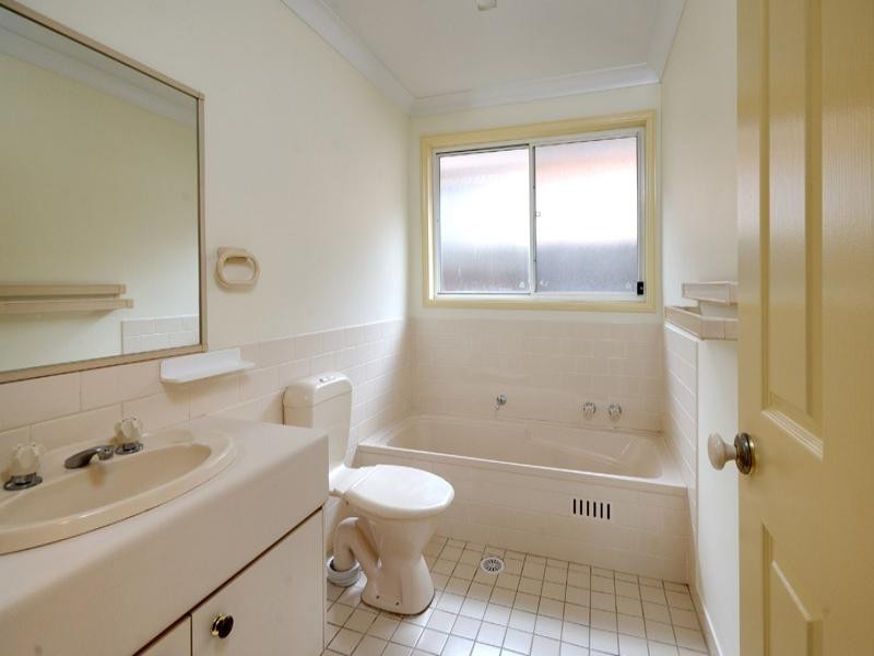 4 Arnold Place, Menai NSW 2234