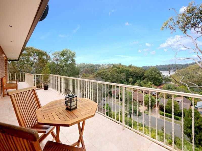 19 McPherson Place, Illawong NSW 2234