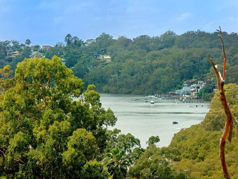 19 McPherson Place, Illawong NSW 2234