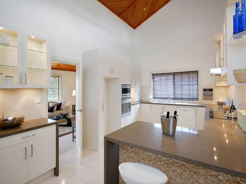 19 McPherson Place, Illawong NSW 2234