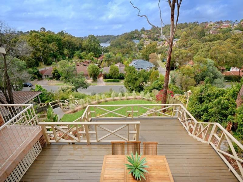 19 McPherson Place, Illawong NSW 2234