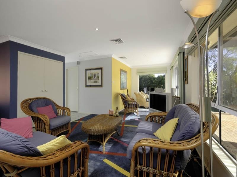 3 Friendship Place, Illawong NSW 2234