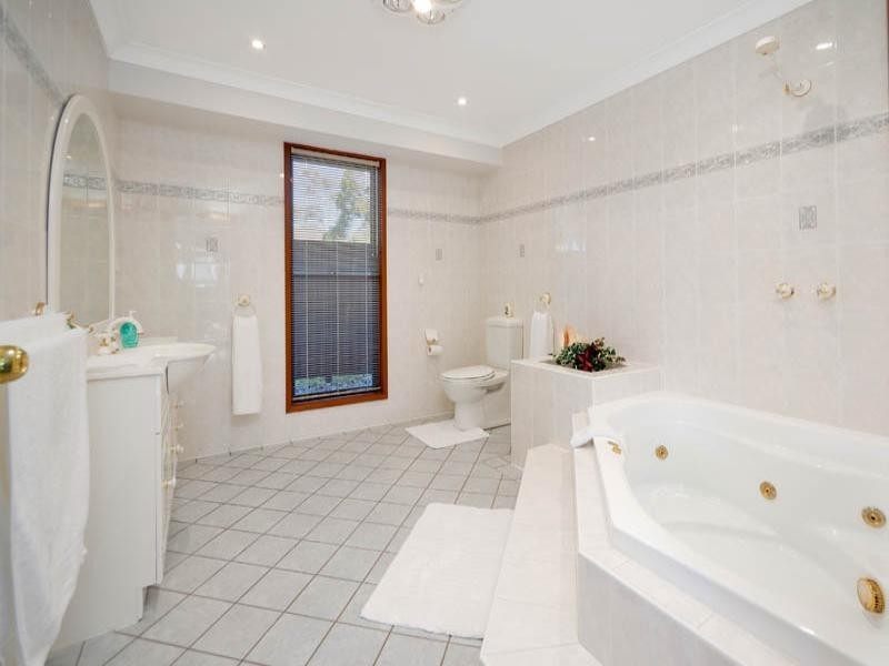 1 Brushwood Drive, Alfords Point NSW 2234