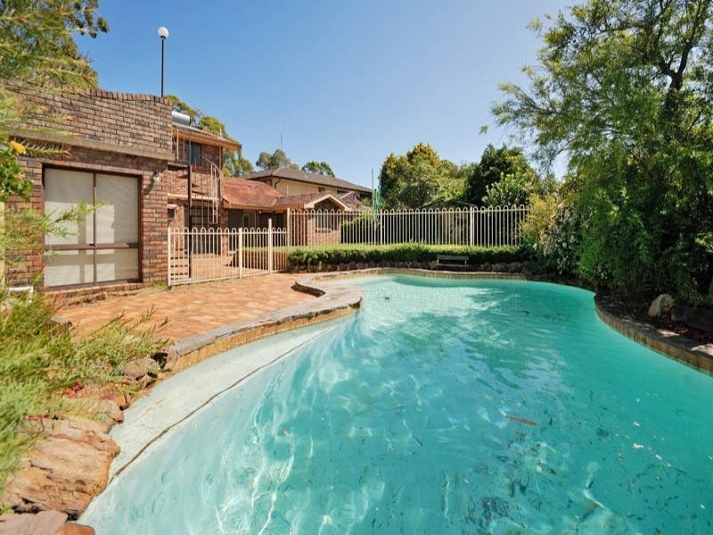 11 Byron Place, Illawong NSW 2234