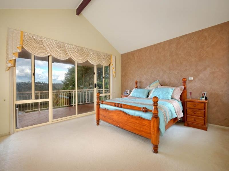 15 Hector Street, Illawong NSW 2234