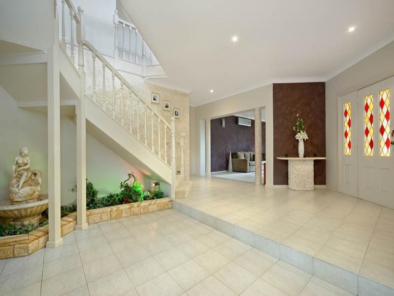 15 Hector Street, Illawong NSW 2234