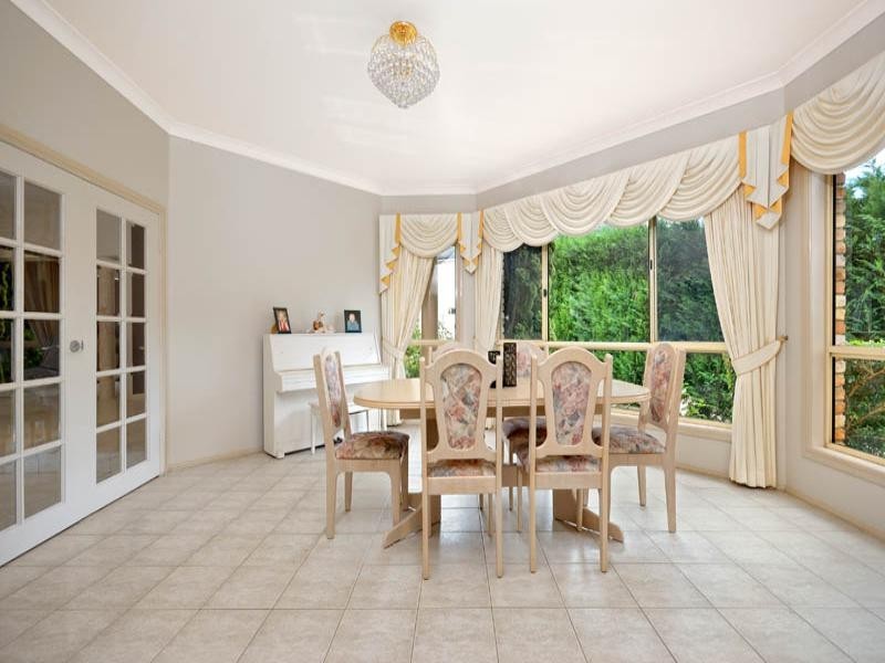 15 Hector Street, Illawong NSW 2234