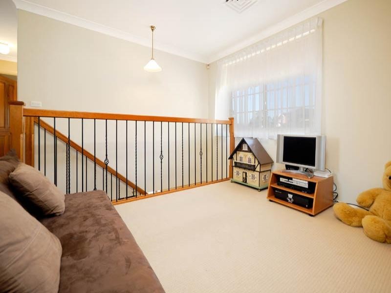 4 Penmon Close, Menai NSW 2234