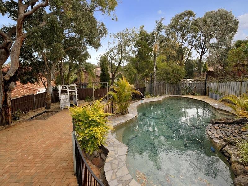3 Bradley Place, Illawong NSW 2234