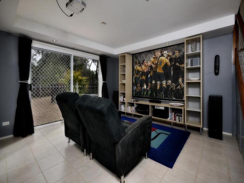 3 Bradley Place, Illawong NSW 2234