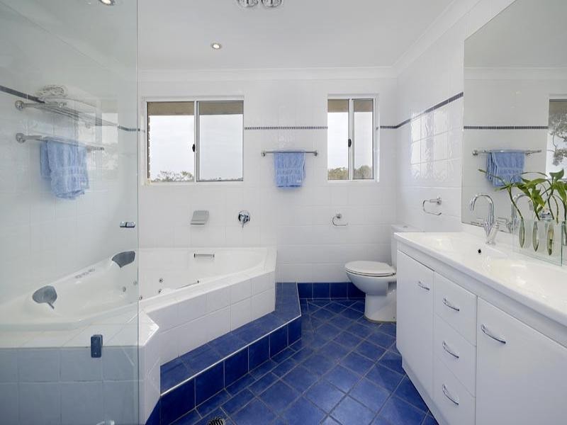 3 Bradley Place, Illawong NSW 2234