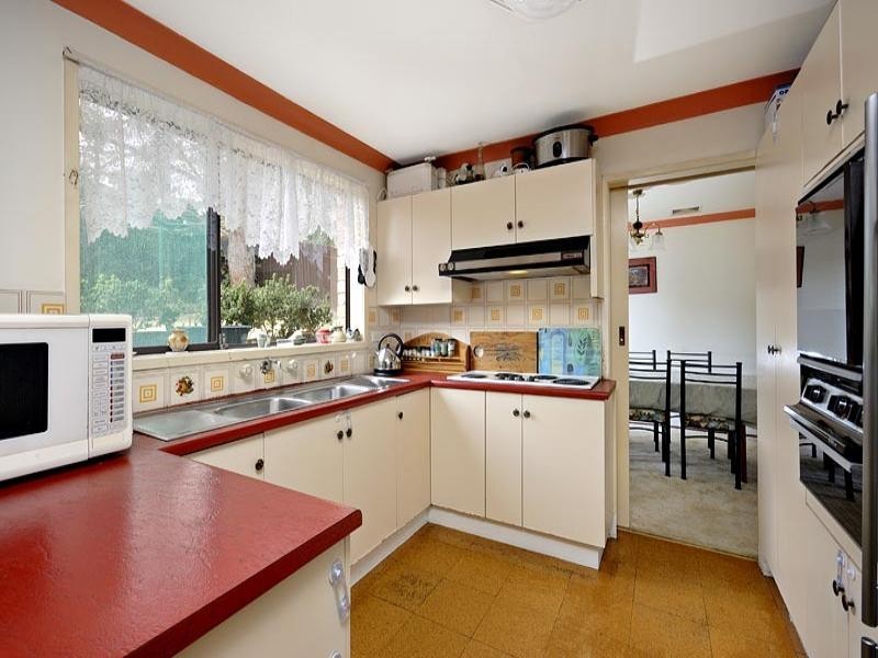 32 Hall Drive, Menai NSW 2234