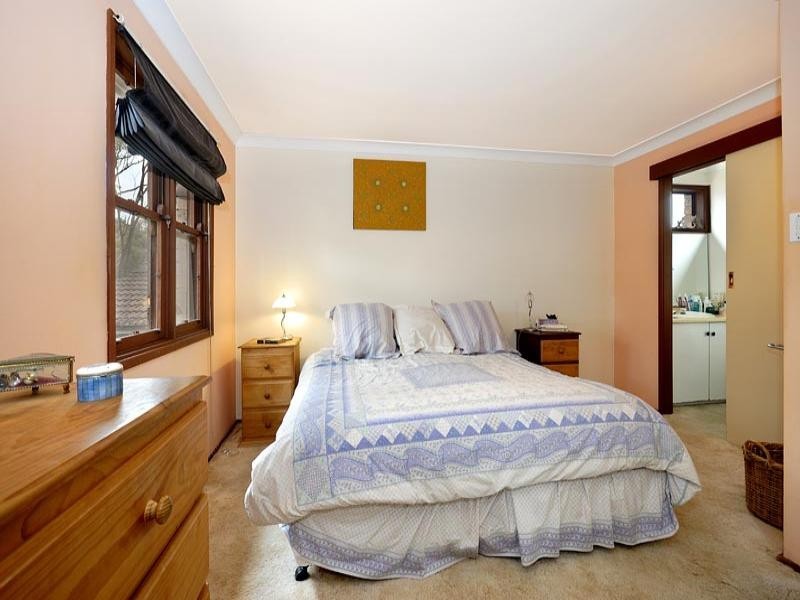 32 Hall Drive, Menai NSW 2234