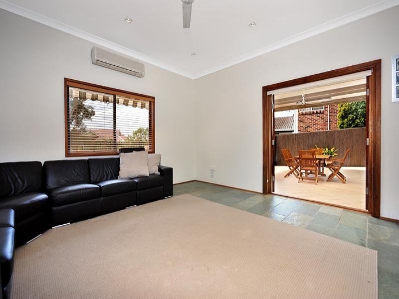 2 Mahogany Place, Alfords Point NSW 2234