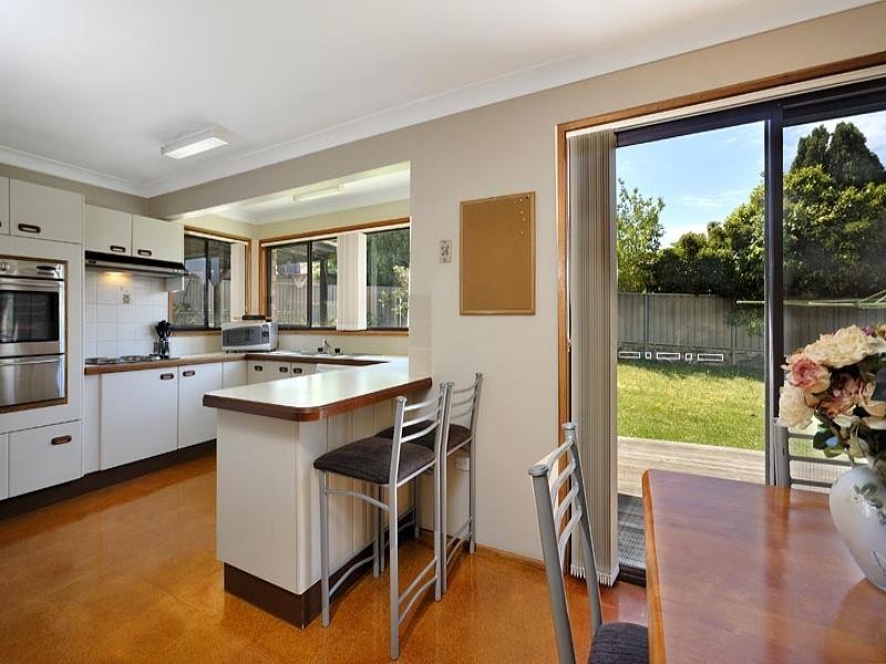 5 Omar Close, Illawong NSW 2234