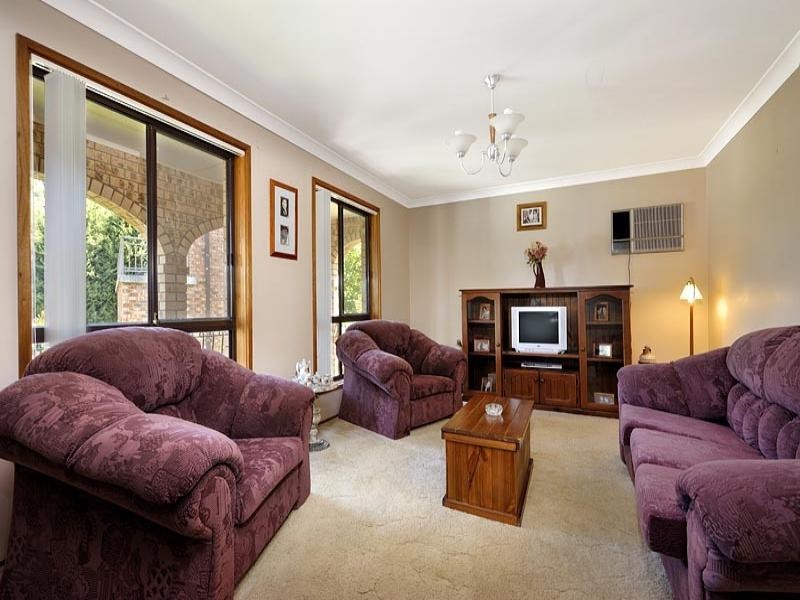 5 Omar Close, Illawong NSW 2234